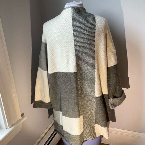 Cyrus Open Patchwork Coatigan/Sweater Coat. S. Grey and Cream Colorblock - Picture 8 of 12
